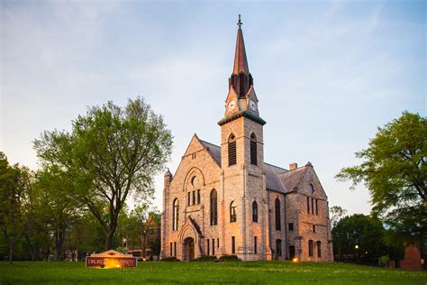 Drury university - Drury University is a small private university located on an urban campus in Springfield, Missouri. It has a total undergraduate enrollment of 1,345, and admissions are selective, with an acceptance rate of 65%. The university offers 64 bachelor's degrees, has an average graduation rate of 60%, and a student-faculty ratio of 12:1.